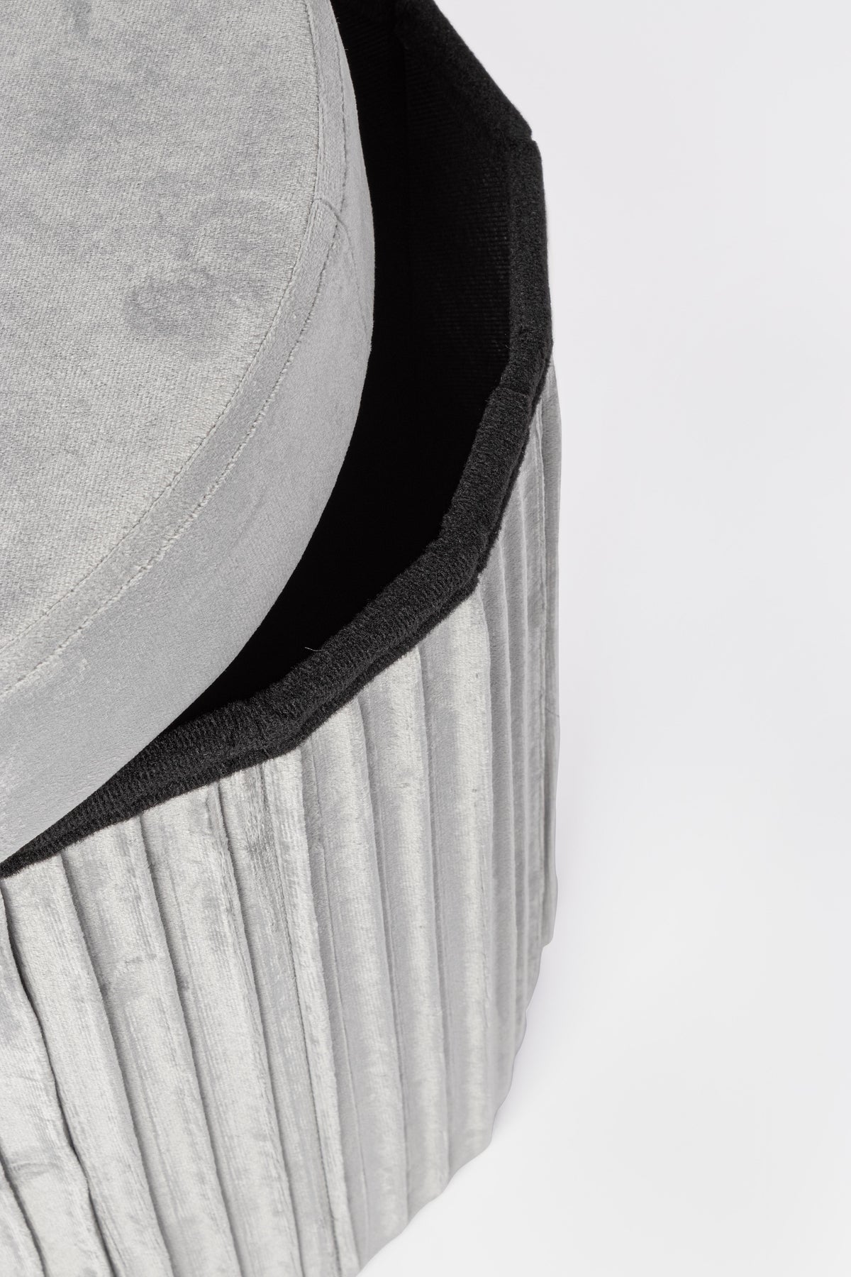 Pouf contenitore pieghevole in velluto grigio | Rohome