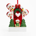 Decorazione Personalizzabile Famiglia alla Porta di Natale con Cane 3 | Rohome
