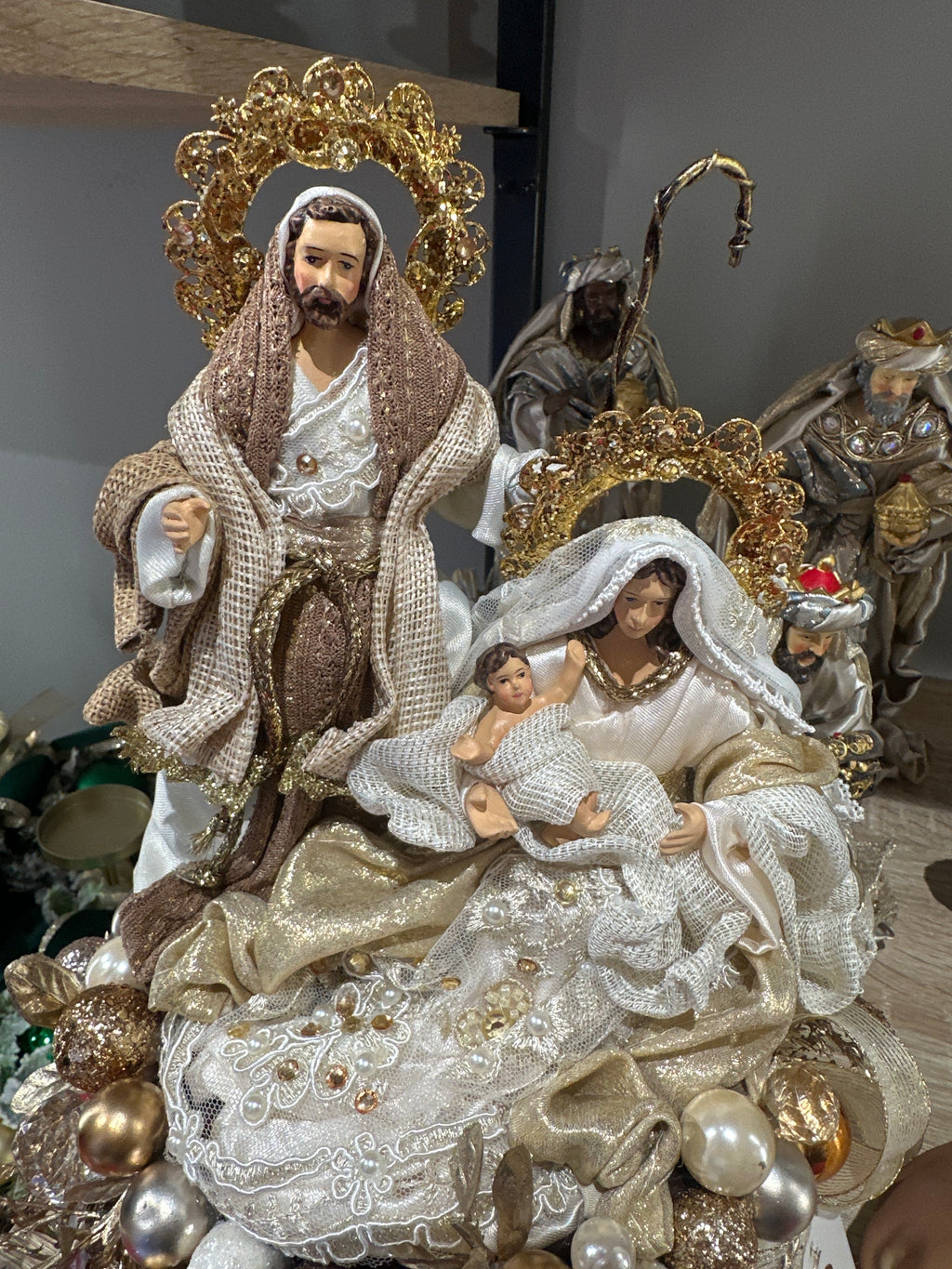 Fiori di Lena - Natività con base in velluto beige | Rohome