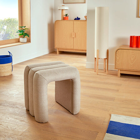 Pouf moderno in tessuto colore beige | Rohome