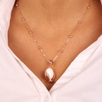 Collana in Metallo con pumo portafortuna smaltato bianco | Rohome