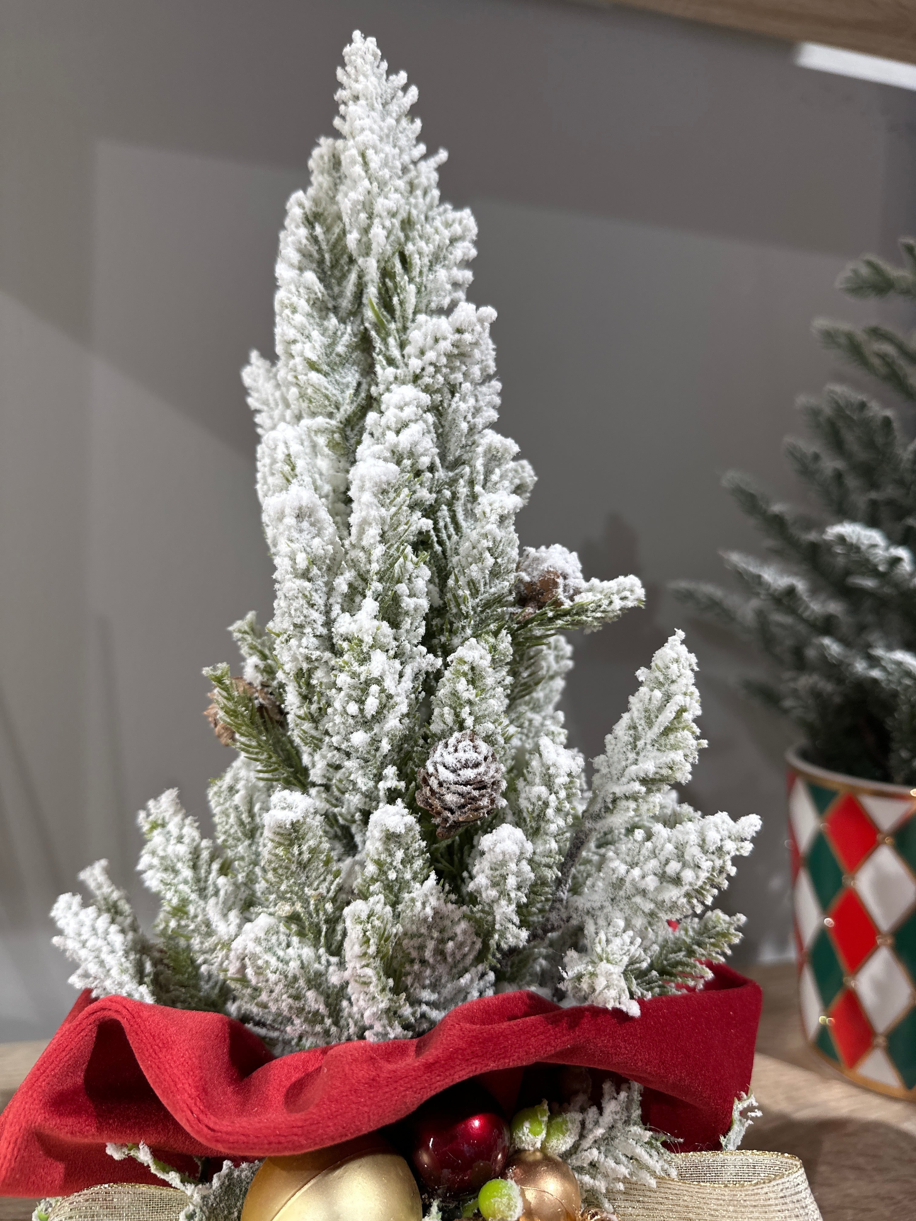 Fiori di Lena - Alberello natalizio profumato con base in velluto bordeaux | Rohome