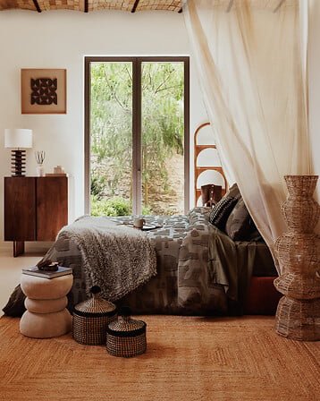 Pouf moderno in tessuto colore beige totem | Rohome
