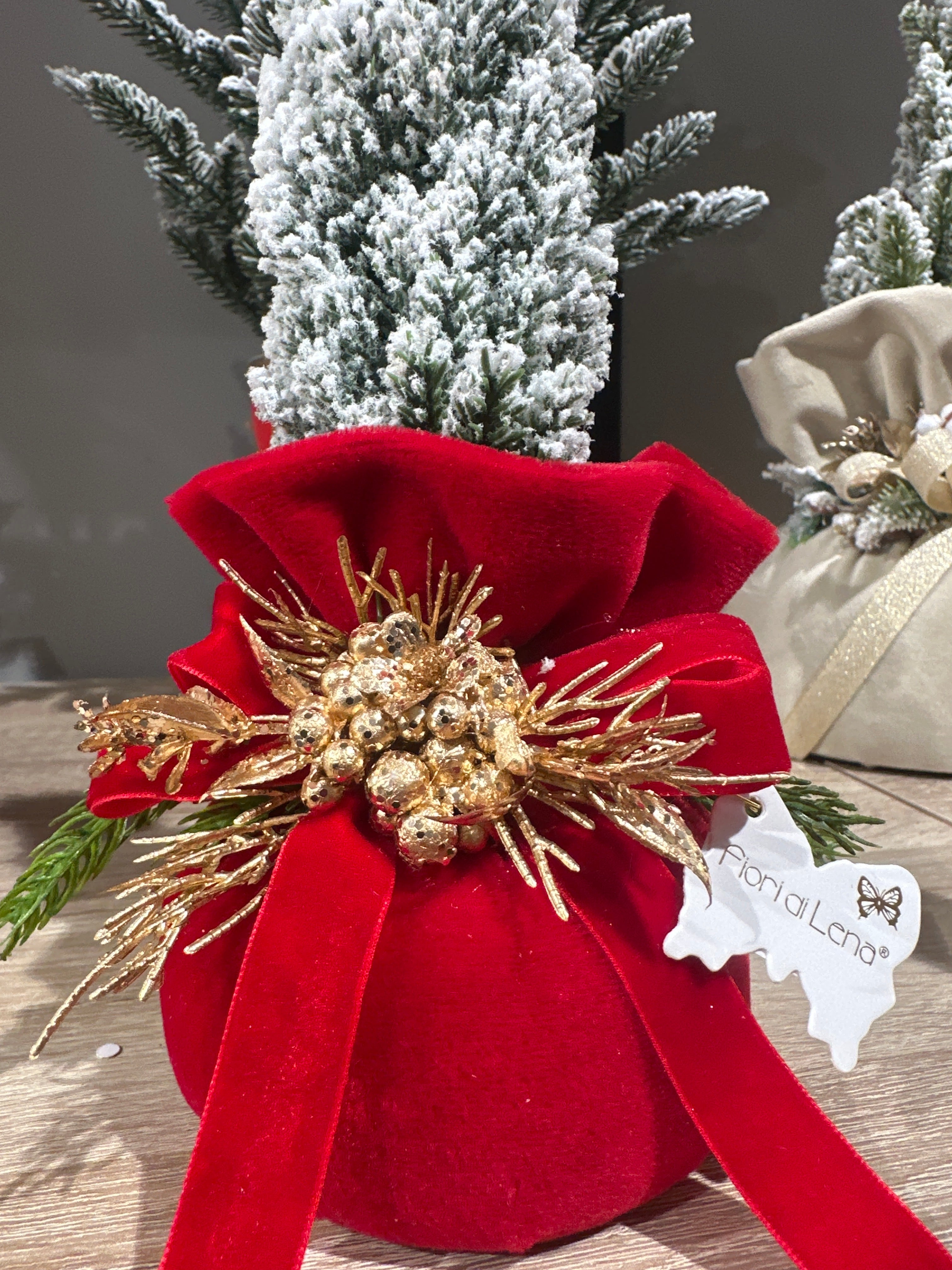 Fiori di Lena - Alberello natalizio profumato con base in velluto rosso h22 | Rohome