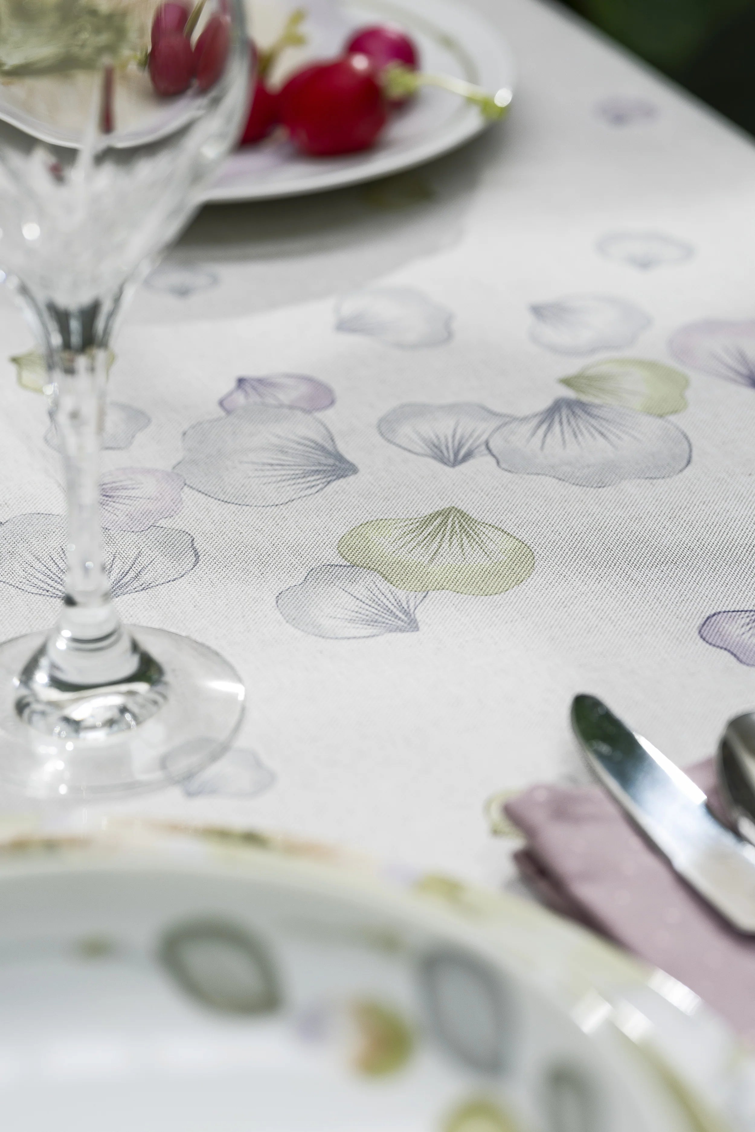 Thun - Tovaglia 12 posti antimacchia bloom 260x150cm | Rohome