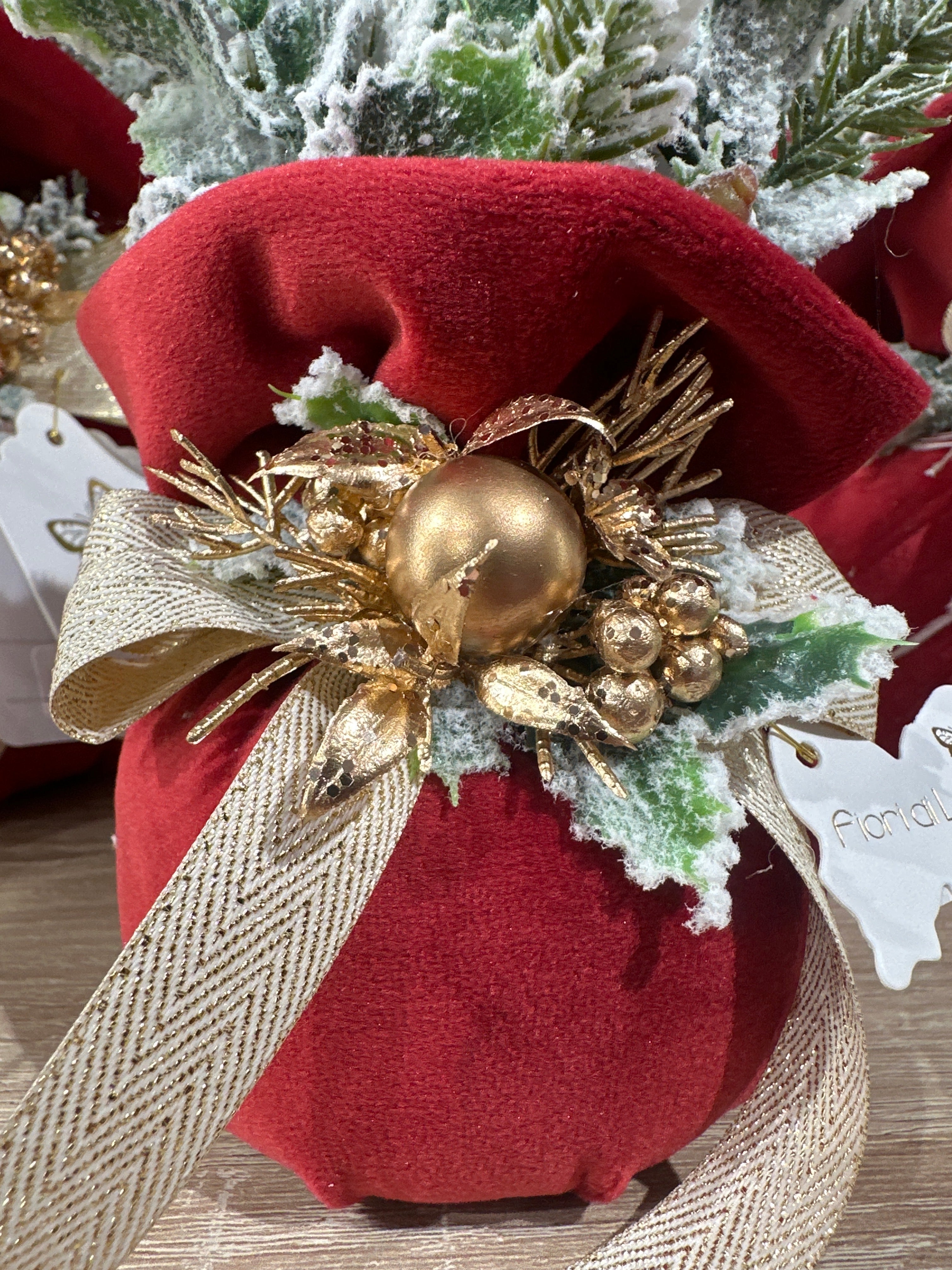 Fiori di Lena - Alberello natalizio profumato con base in velluto rosso h15cm| Rohome