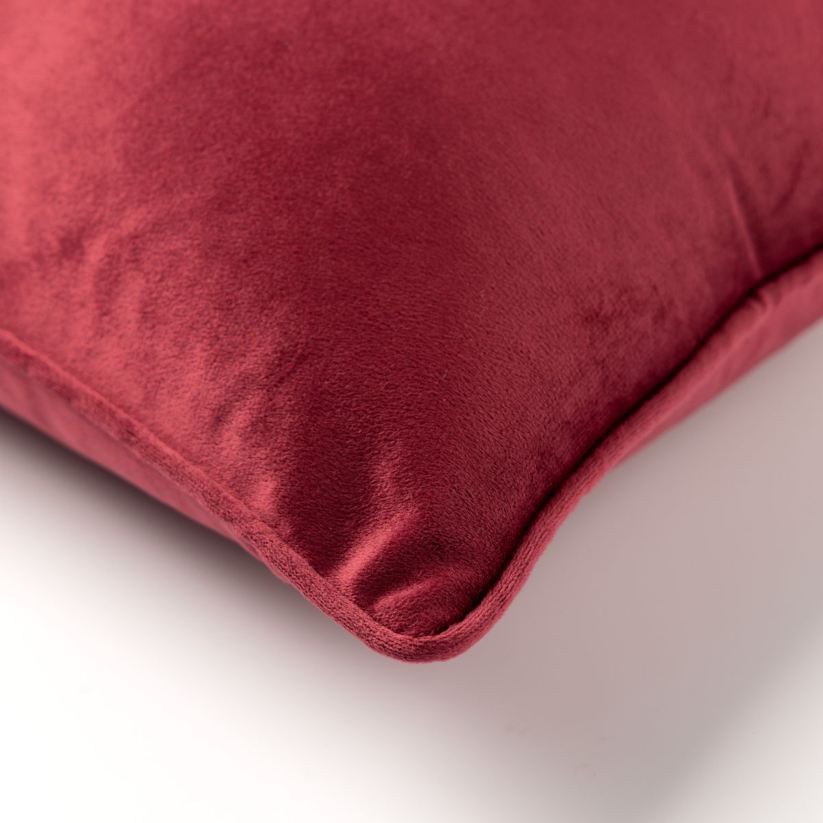 Cuscino arredo in velluto 45x45cm Merolt Rosso | Rohome