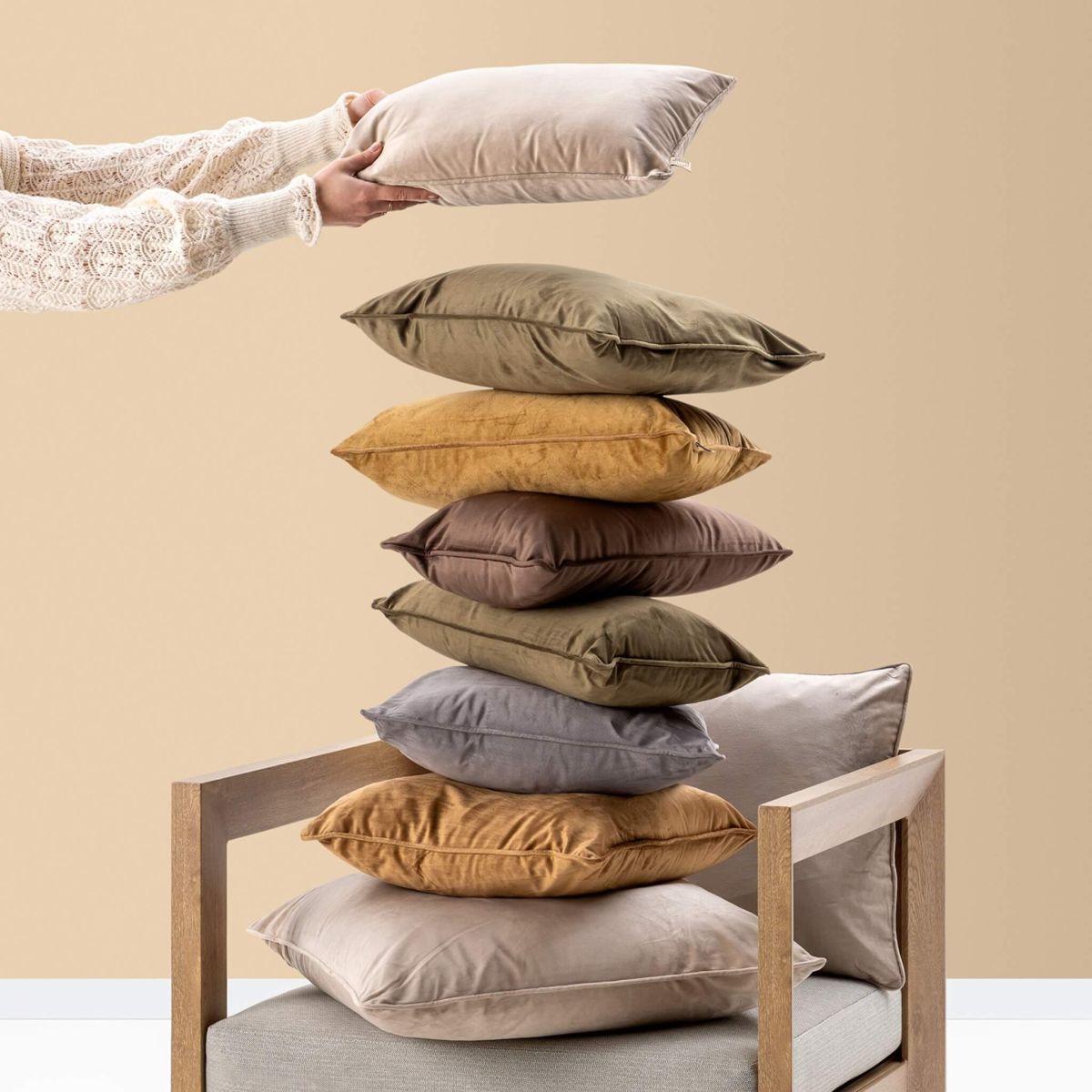 Cuscino arredo in velluto 45x45cm tortora| Rohome