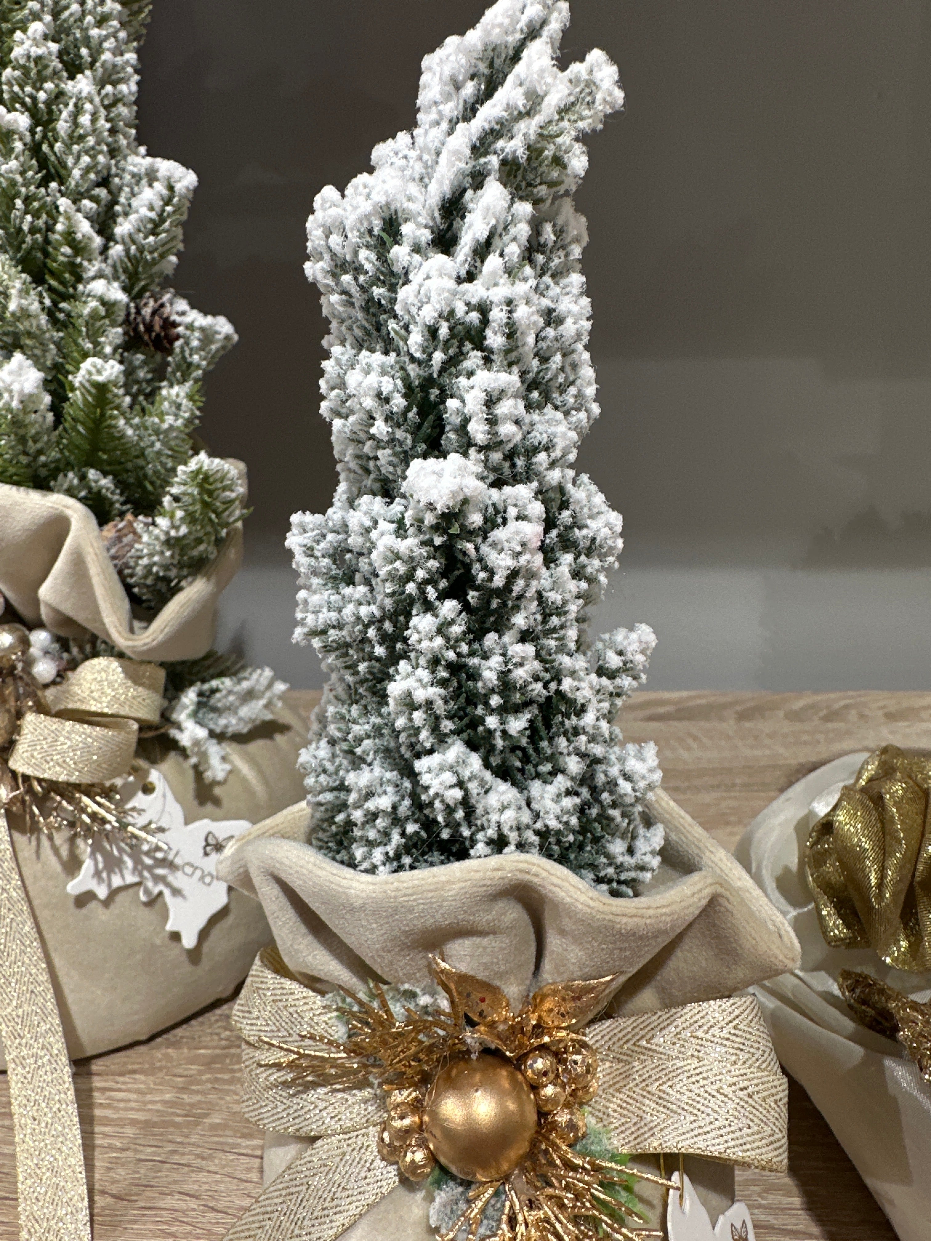 Fiori di Lena - Alberello natalizio profumato con base in velluto beige | Rohome