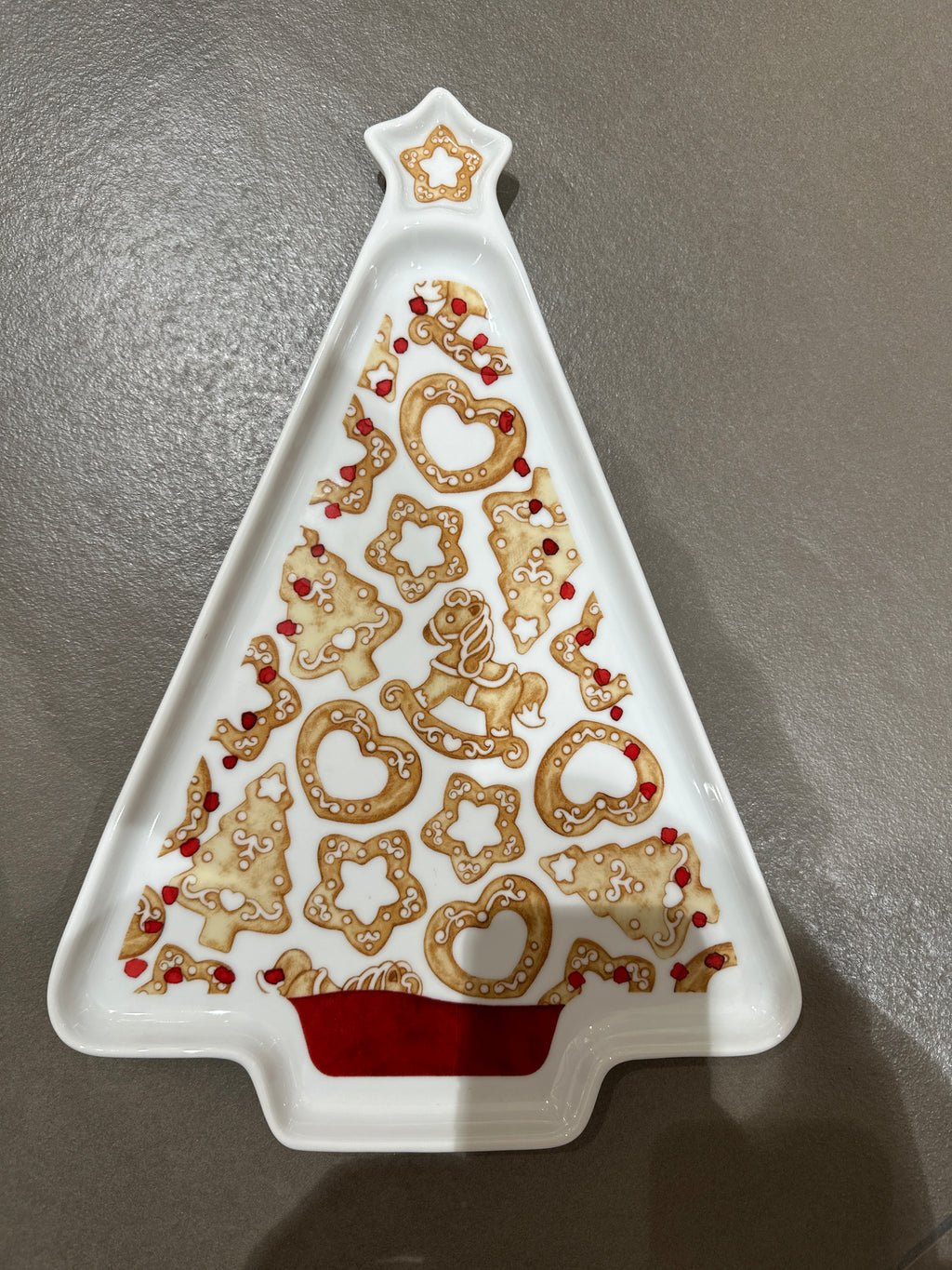 Thun - Piatto a forma di albero di Natale  linea Thunland | Rohome