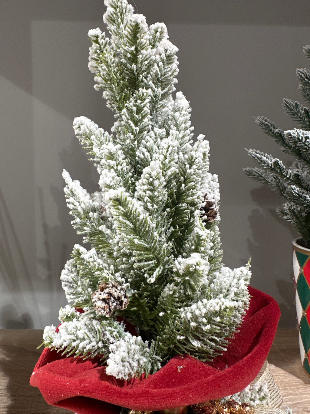 Fiori di Lena - Alberello natalizio profumato con base in velluto verde h40 | Rohome