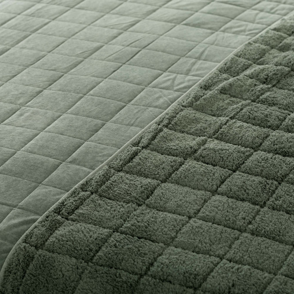 Coperta trapuntata in ciniglia effetto montone | Rohome