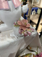 Bomboniera Cuscino con peonia in ceramica capodimonte | Rohome | Rohome