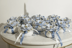 Bomboniera Cuscino con peonia in ceramica capodimonte | Rohome | Rohome