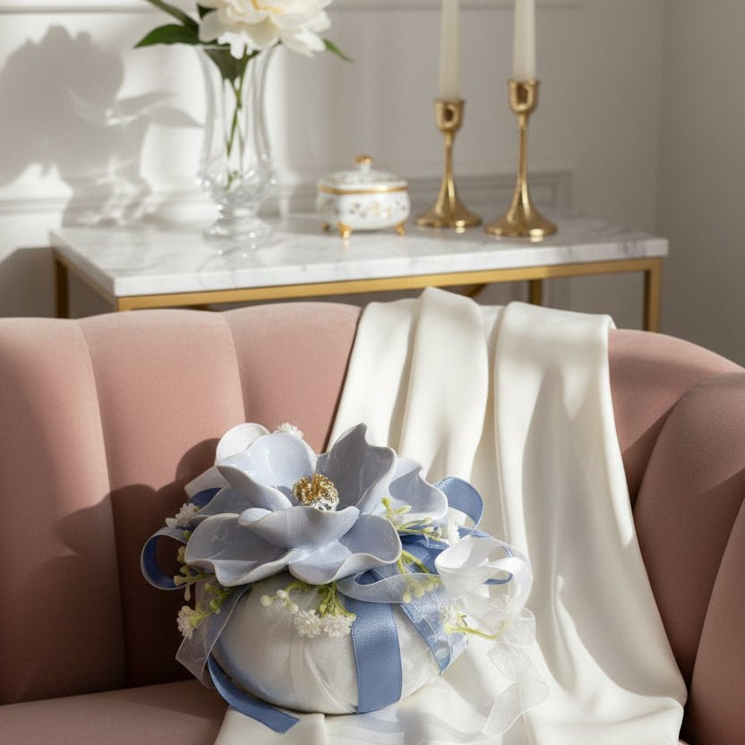 Bomboniera Cuscino con peonia in ceramica capodimonte | Rohome | Rohome