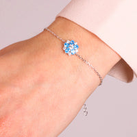 Bracciale in argento con ciondolo fiore azzurro | Rohome