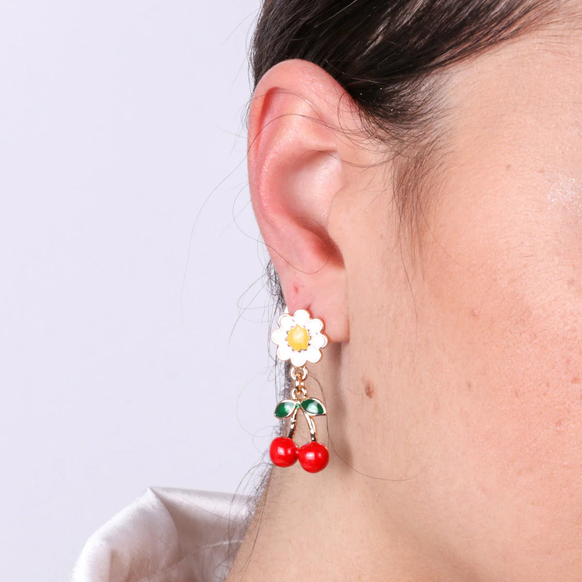 Orecchini in metallo con pendente ciliegia | Rohome
