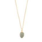 Collana in metallo con pendente pigna siciliana grigia | Rohome