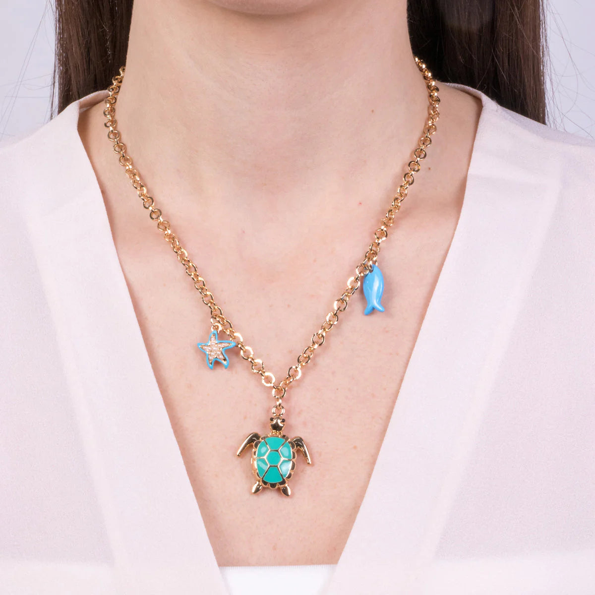 Collana in metallo con pendente tartaruga verde | Rohome