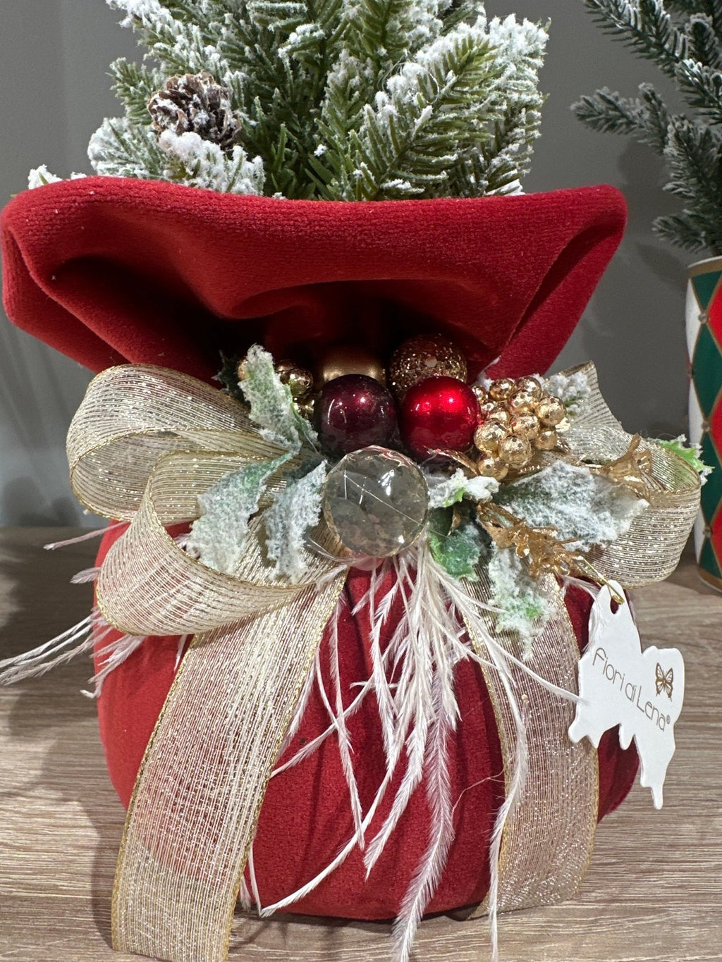 Fiori di Lena - Alberello natalizio profumato con base in velluto bordeaux h40 | Rohome | Rohome