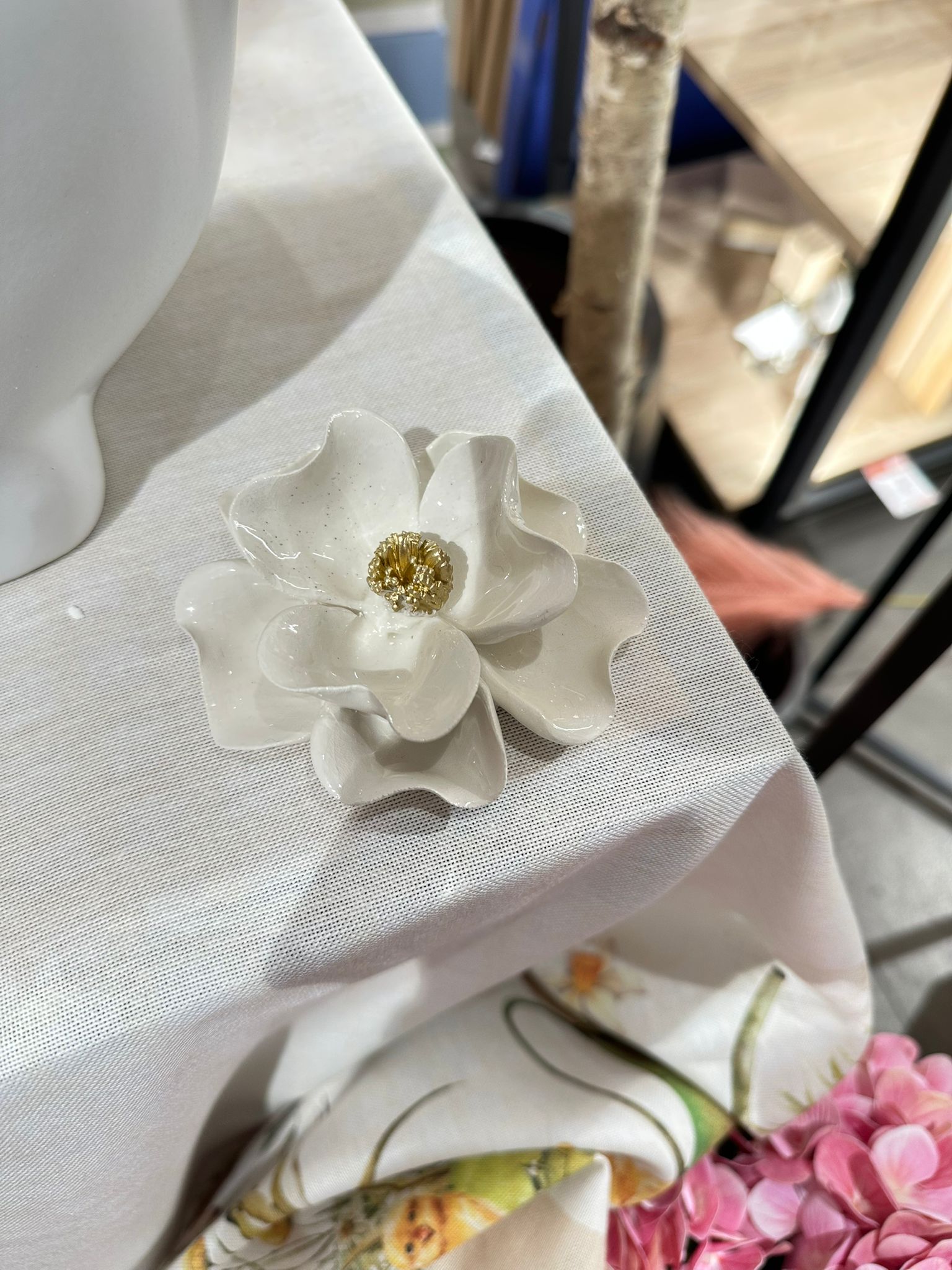 Bomboniera peonia grande in ceramica capodimonte  | Rohome