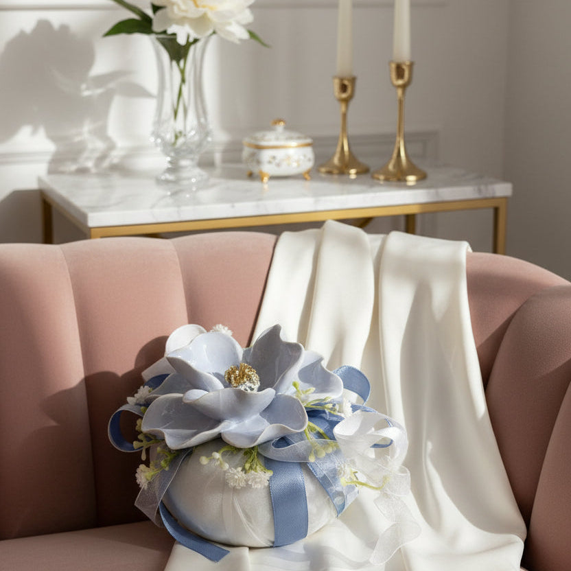 Bomboniera Cuscino con peonia in ceramica capodimonte | Rohome