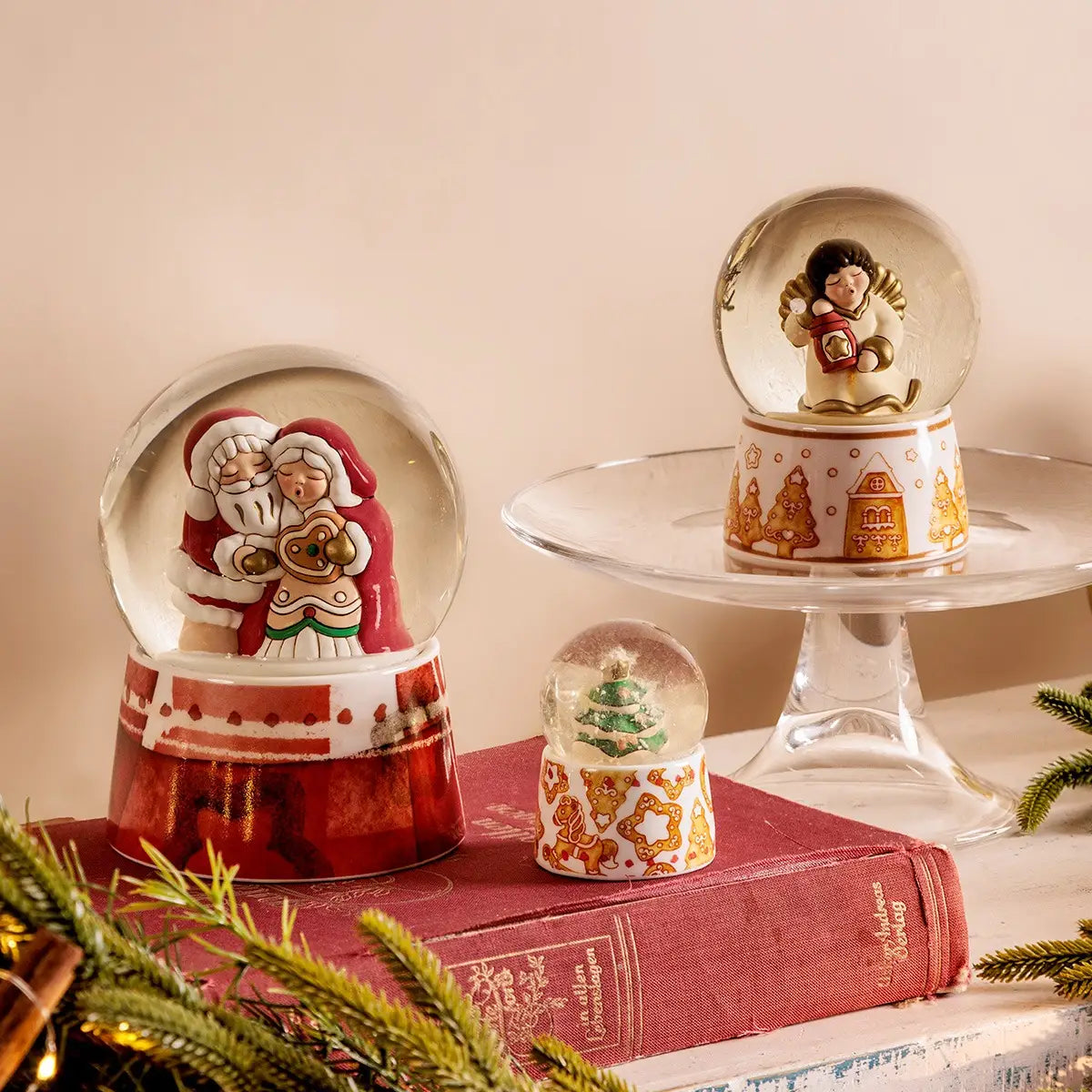 Thun - Boule de neige piccola con albero decoro gingerbread | Rohome