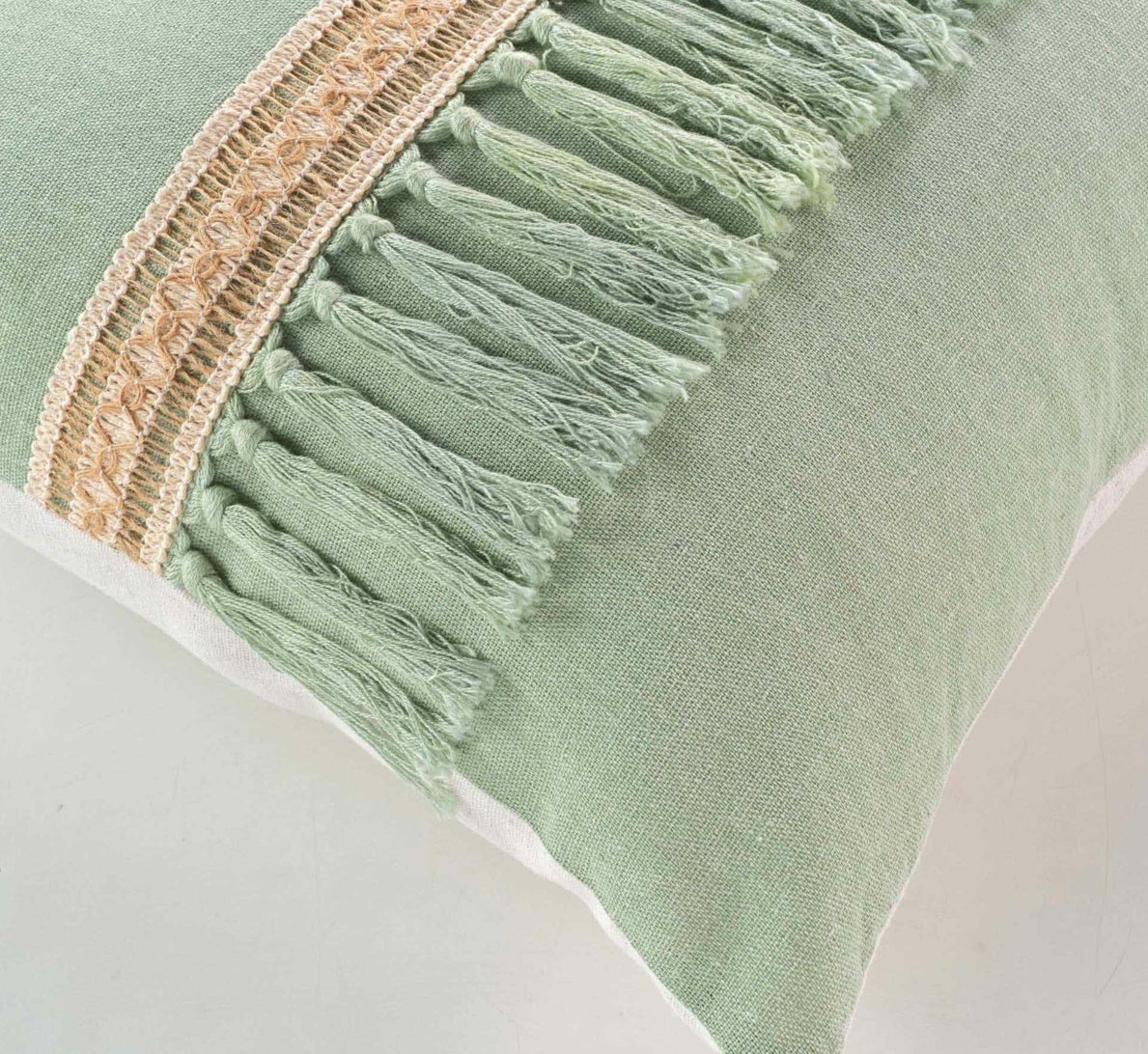 Cuscino 45x45cm verde salvia con frangia iuta | rohome - Rohome